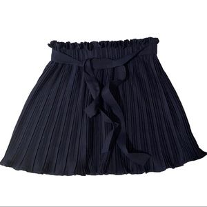 pleated skirt